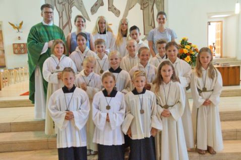 2016 Messdienereinführung St. Peter und Paul (c) Pfarrgemeinde St. Peter und Paul
