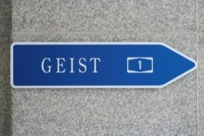 Autobahnschild (c) Bild: Bernhard Riedl In: Pfarrbriefservice.de