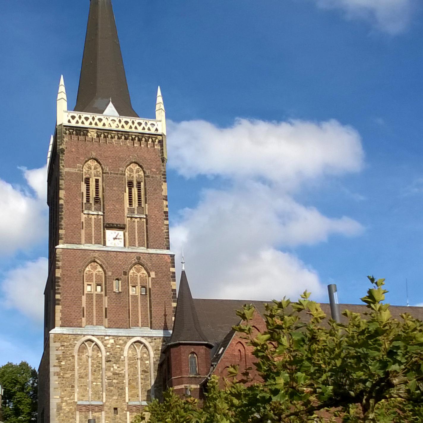 Symbolfoto Pfarrkiche St. Peter und Paul