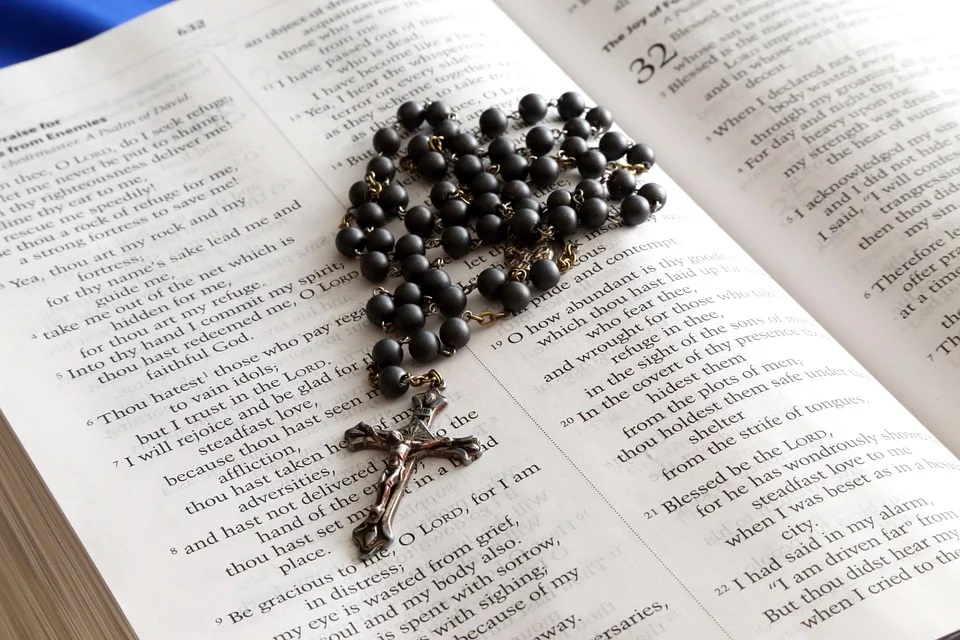 rosary-699609_960_720 (c) jclk8888 / In: Pixabay.com